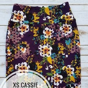 BNWT LULAROE - XS CASSIE